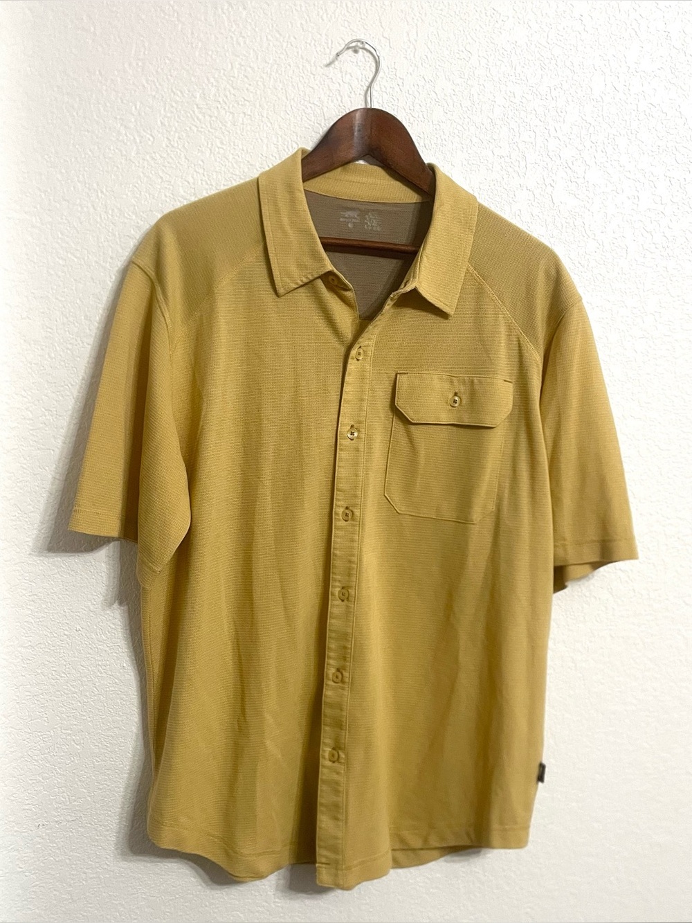 Horny Toad Mens Shirt Mustard Yellow Button Up Collared Pocket Size Large